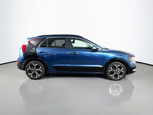 Used 2023 Kia Niro SX Touring FWD image 7
