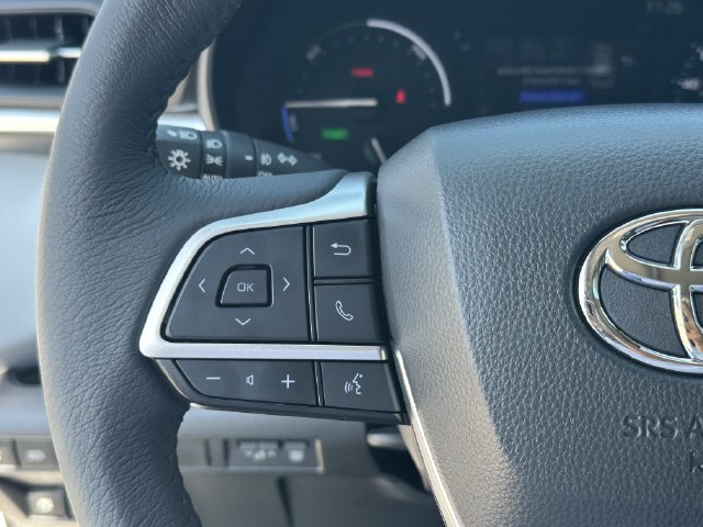 Used 2026 Toyota Sienna XLE FWD image 13