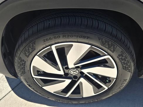 Certified 2024 Volkswagen Atlas SE FWD image 10