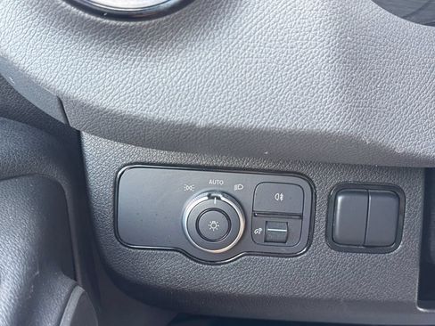 Used 2022 Mercedes-Benz Sprinter 2500 image 19