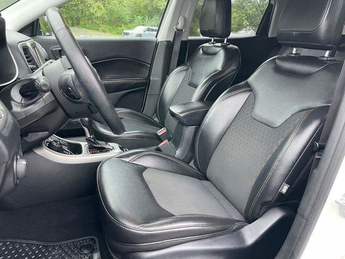 Used 2019 Jeep Compass Latitude w/ Popular Equipment Group AWD/4WD image 6