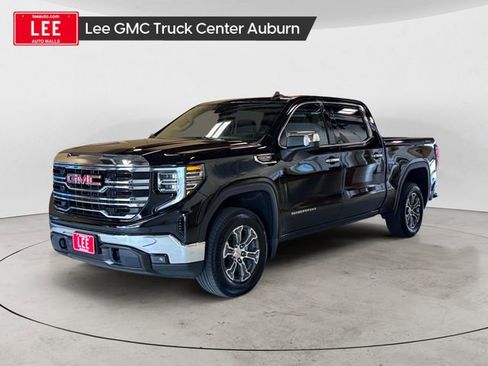 Used 2025 GMC Sierra 1500 SLT AWD/4WD image 1