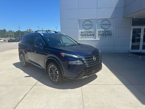 Certified 2025 Nissan Rogue Platinum w/ Platinum Premium Package image 1