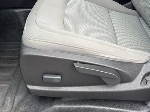 Used 2019 Chevrolet Colorado W/T w/ WT Convenience Package RWD image 16