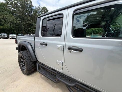 Used 2023 Jeep Gladiator Mojave w/ Trailer Tow Package AWD/4WD image 7