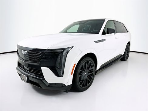 Used 2025 Cadillac Escalade IQ Sport 2 w/ LPO, ONYX Package image 3