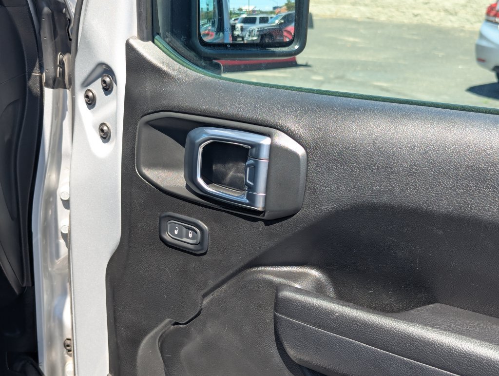 Used 2023 Jeep Wrangler Unlimited AWD/4WD image 34
