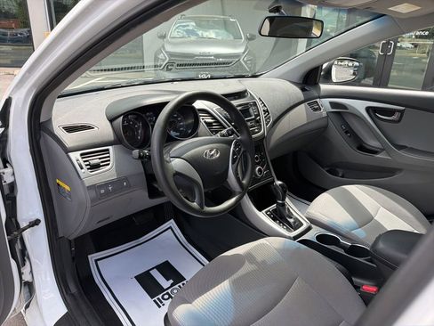 Used 2016 Hyundai Elantra SE FWD image 25