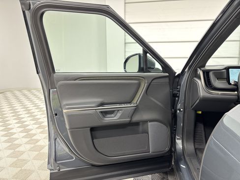 Used 2025 Rivian R1S Adventure AWD/4WD image 16