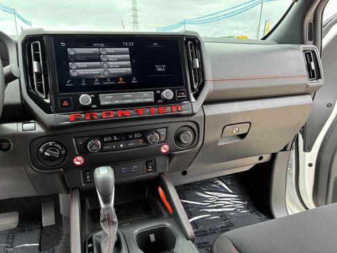 Used 2026 Nissan Frontier PRO-4X AWD/4WD image 16