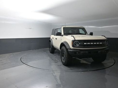 New 2026 Ford Bronco Big Bend w/ Black Diamond Package AWD/4WD image 2