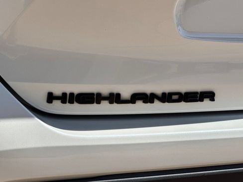 Certified 2021 Toyota Highlander XSE AWD/4WD image 36