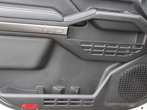 Used 2025 Toyota Tacoma TRD Sport image 19