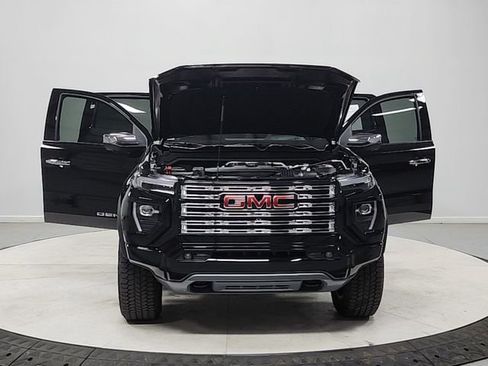 Used 2025 GMC Canyon Denali AWD/4WD image 10