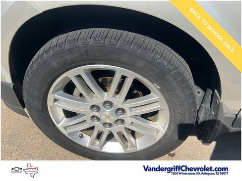 Used 2015 Chevrolet Traverse LT w/ Style and Technology Package FWD image 12
