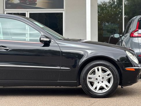 Used 2005 Mercedes-Benz E 320 Sedan image 32