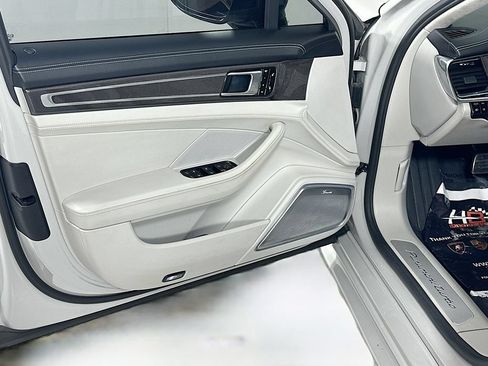 Used 2017 Porsche Panamera Turbo AWD/4WD image 13