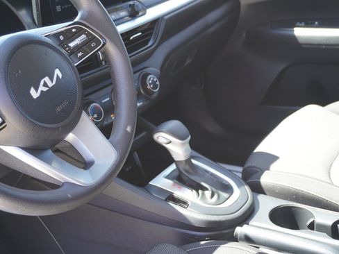 Used 2022 Kia Forte LXS FWD image 23
