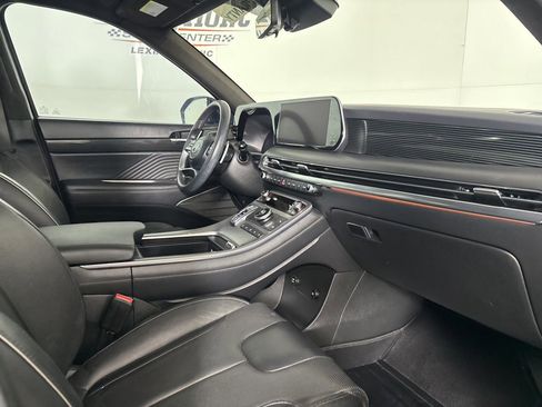 Used 2023 Hyundai Palisade Calligraphy image 32