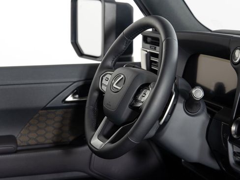 Used 2026 Lexus GX 550 w/ Accessory Package (2T) image 34