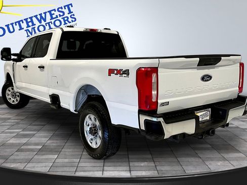 Used 2024 Ford F350 XLT w/ FX4 Off-Road Package image 4