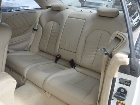 Used 2006 Mercedes-Benz CLK 350 Coupe image 23