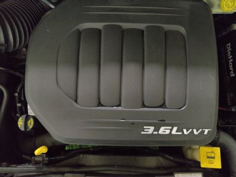 Used 2018 Dodge Grand Caravan SXT FWD image 30