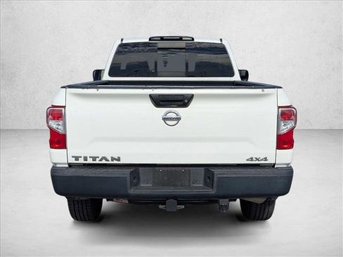 Used 2017 Nissan Titan S image 6