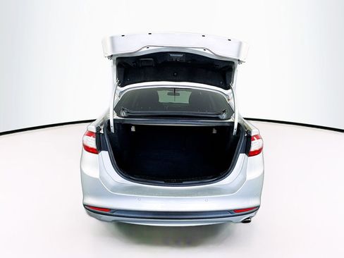 Used 2016 Ford Fusion SE image 25