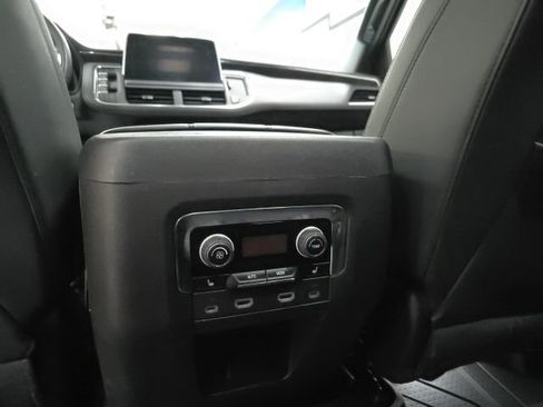 Used 2023 Chevrolet Suburban Z71 w/ Luxury Package image 13