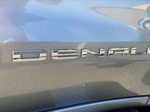 Certified 2023 GMC Sierra 1500 Denali w/ Technology Package AWD/4WD image 9