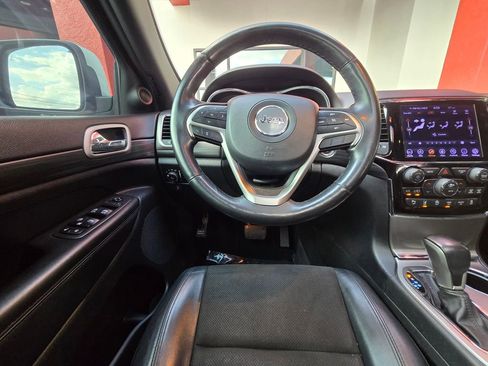 Used 2020 Jeep Grand Cherokee Altitude image 25