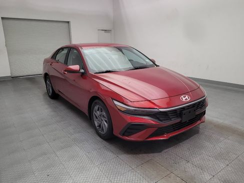 Used 2024 Hyundai Elantra SEL FWD image 13