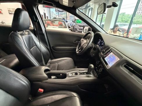 Used 2019 Honda HR-V Sport image 36