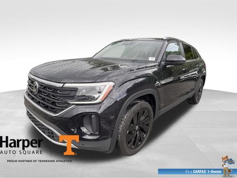 Used 2025 Volkswagen Atlas Cross Sport SE w/ Panoramic Sunroof Package AWD/4WD image 1