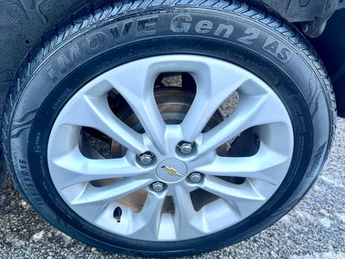 Used 2020 Chevrolet Spark LT image 38