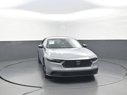 Used 2025 Honda Accord SE image 4