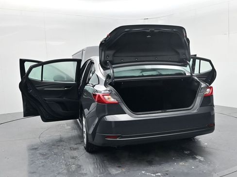 Used 2025 Toyota Camry LE image 48