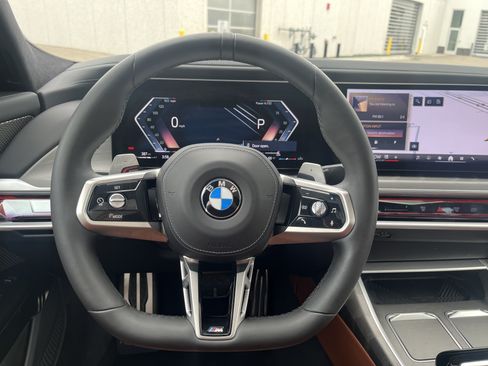 Used 2023 BMW 760i xDrive AWD/4WD image 12