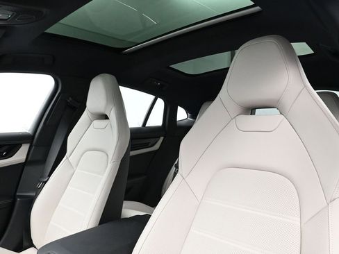 New 2025 Porsche Panamera 4 image 5