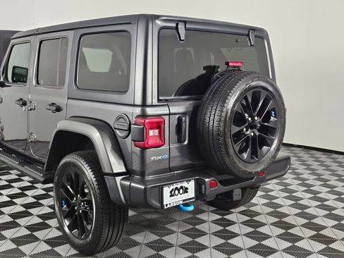 Used 2023 Jeep Wrangler Unlimited Sahara w/ Cold Weather Group AWD/4WD image 13