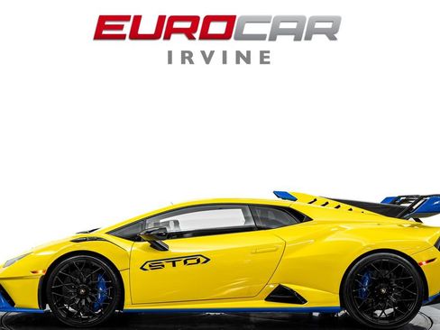 Used 2022 Lamborghini Huracan STO RWD image 2