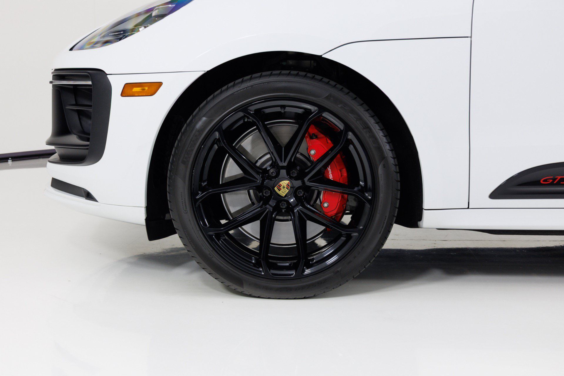 Used 2022 Porsche Macan GTS AWD/4WD image 9