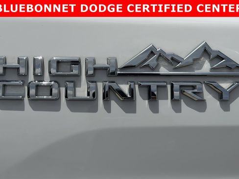 Used 2025 Chevrolet Silverado 2500 High Country w/ High Country Premium Package AWD/4WD image 7