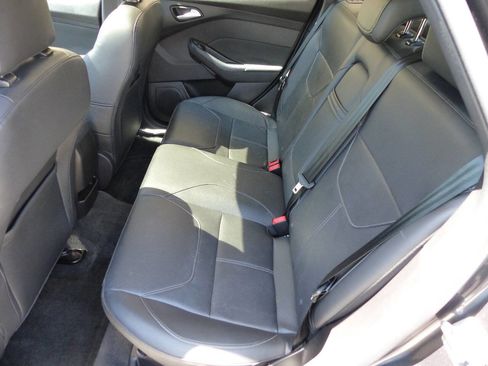 Used 2016 Ford Focus SE w/ Equipment Group 201A FWD image 22