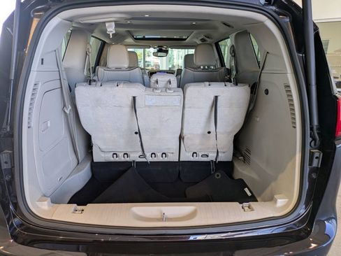 Used 2017 Chrysler Pacifica Platinum image 6
