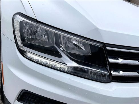 Used 2019 Volkswagen Tiguan SE image 25