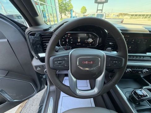 New 2026 GMC Sierra 1500 SLT AWD/4WD image 17