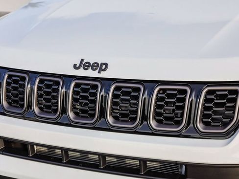 New 2026 Jeep Compass Latitude image 6