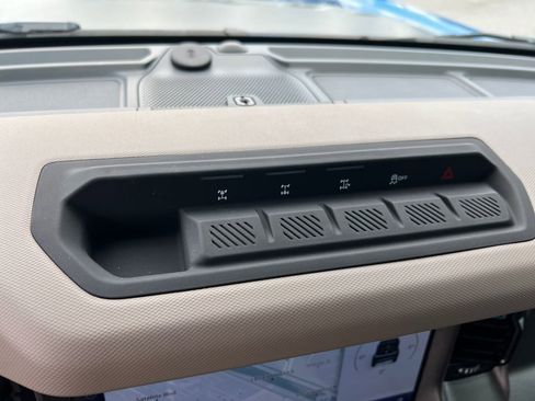 Used 2024 Ford Bronco Wildtrak AWD/4WD image 23